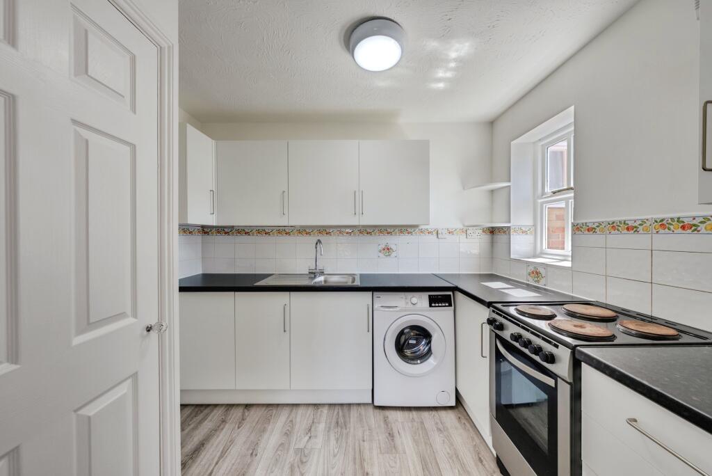 Apartment in Dartford, Stone - View 5