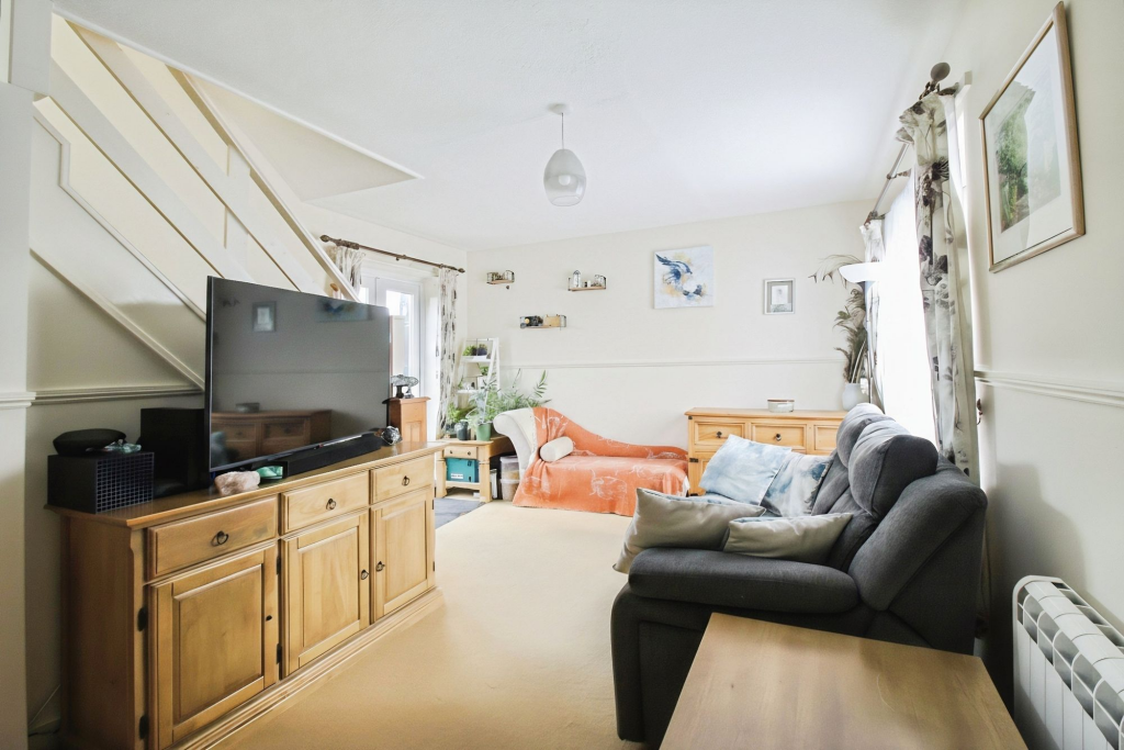 Vicarage Gardens, Netheravon, SP4 - View 4