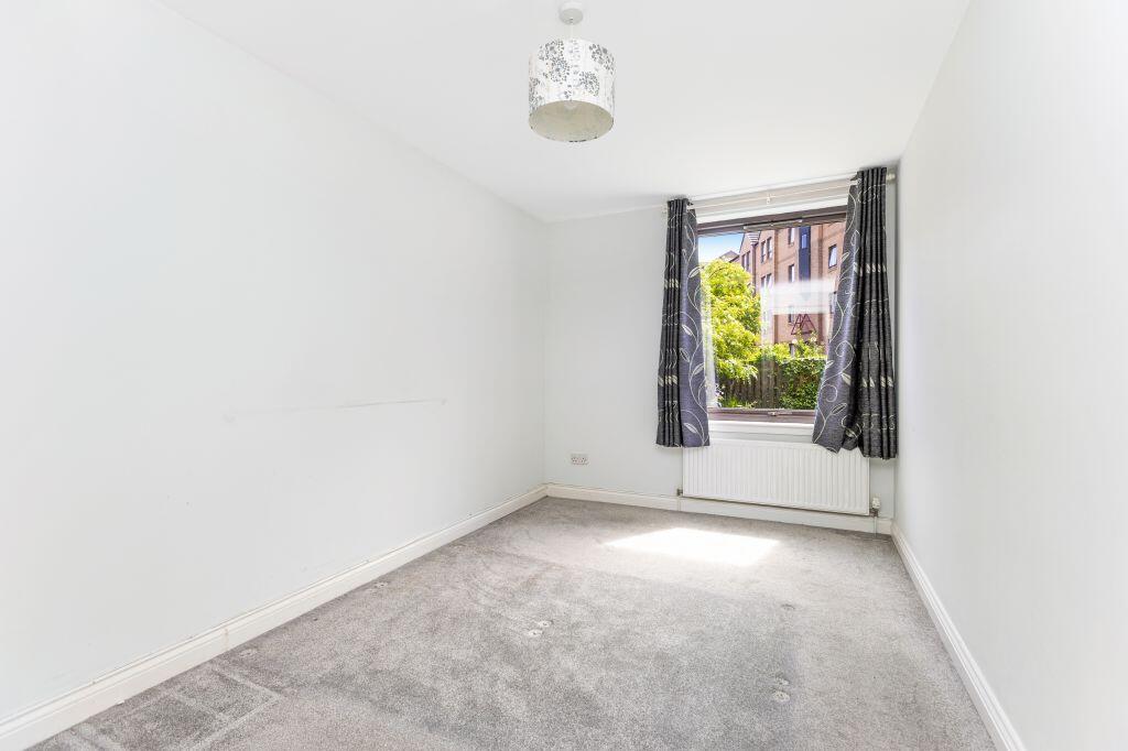 Apartment in Edinburgh, Southside - View 4