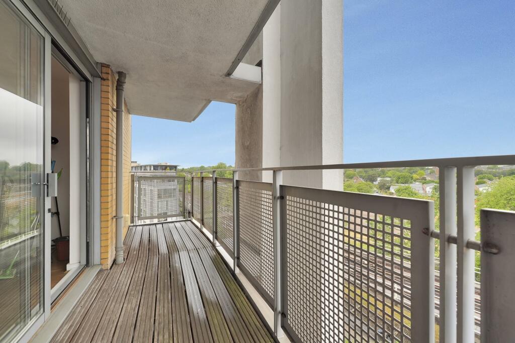 Apartment in London - View 5