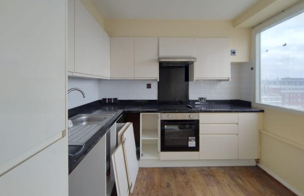 Apartment in London, City of Westminster - View 3
