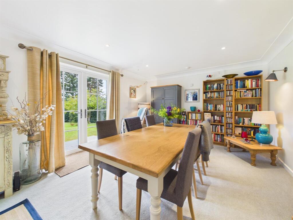 House in Perth - View 4