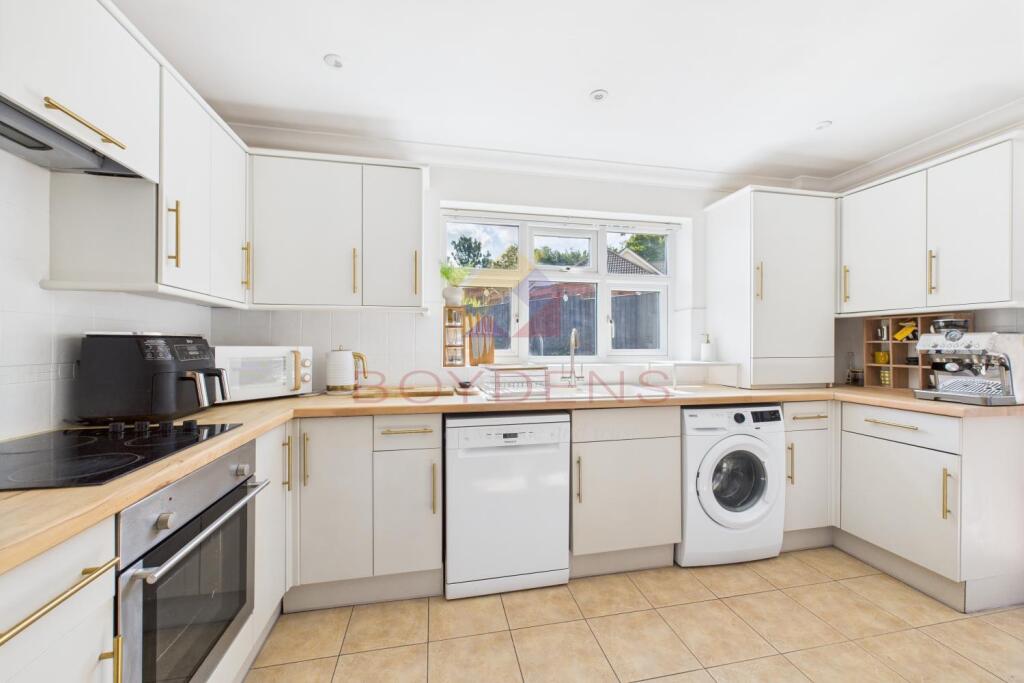 Rosebery Avenue, East Colchester photo 4