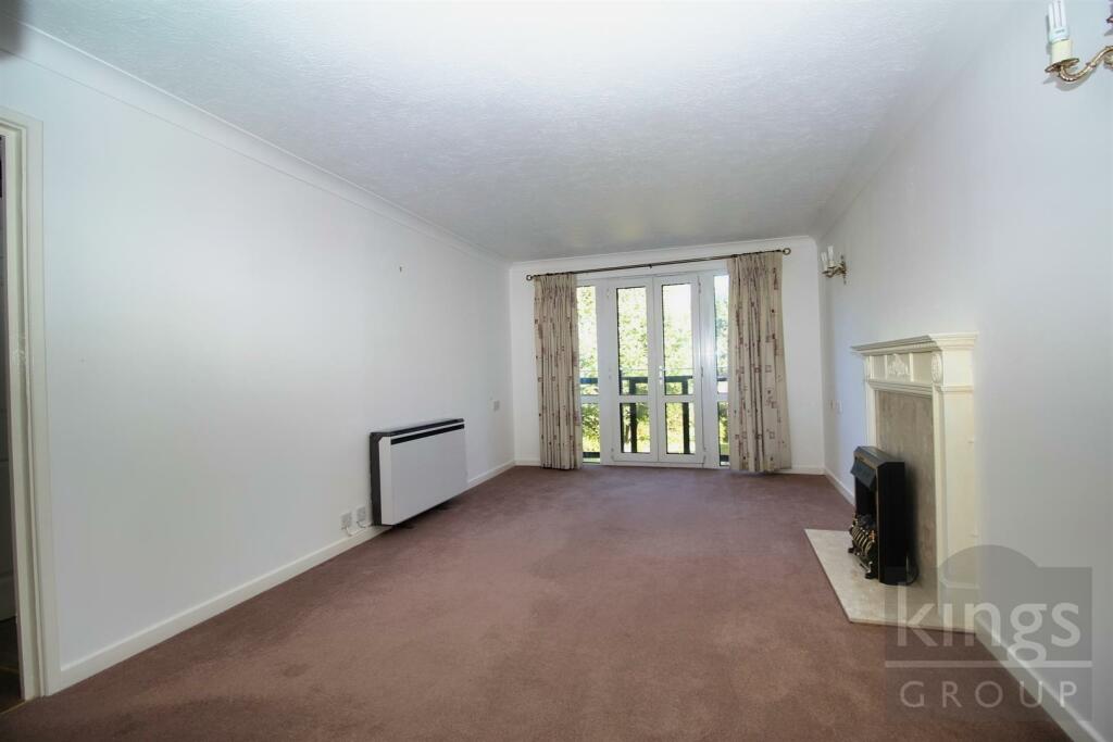 Edwards Court, Turners Hill, Waltham Cross photo 2