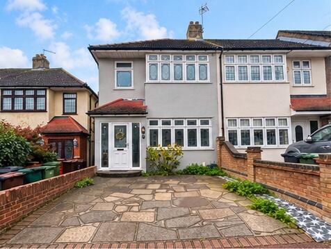 3-bed semi-detached on Western Avenue, DAGENHAM, RM10 8UP, £400,000