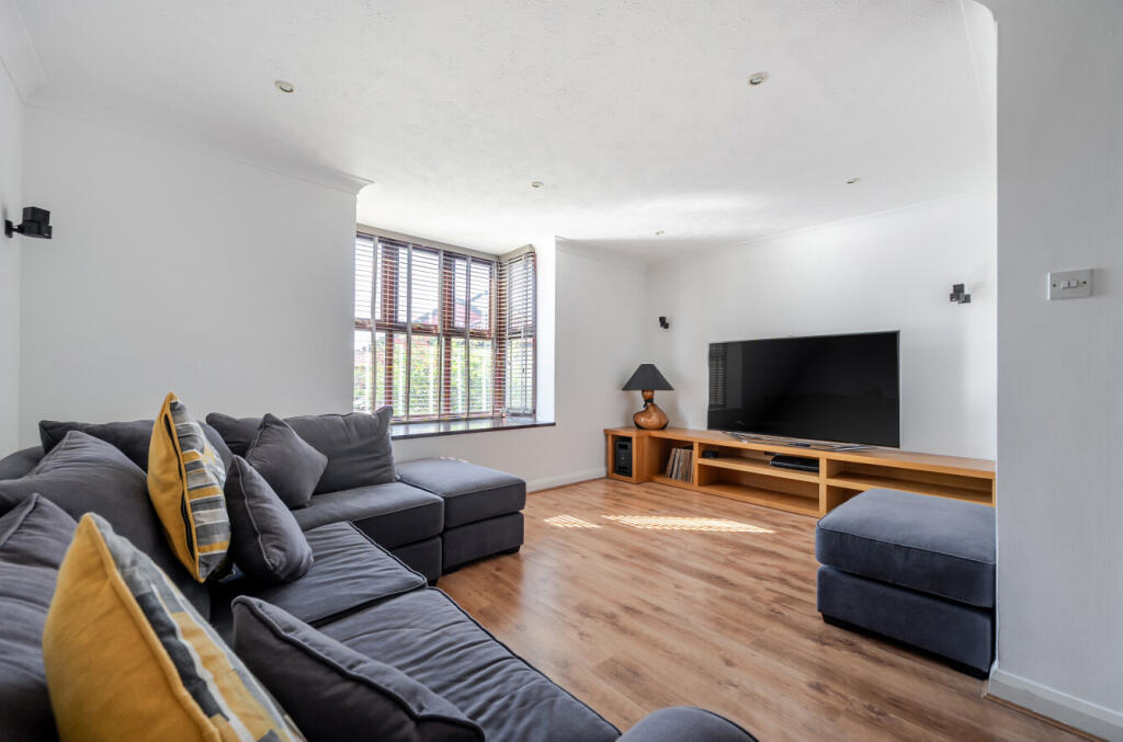 Armory Lane, Portsmouth, Hampshire, PO1 - View 2
