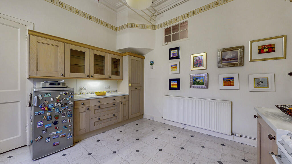 Lansdowne Crescent, Kelvinbridge - More