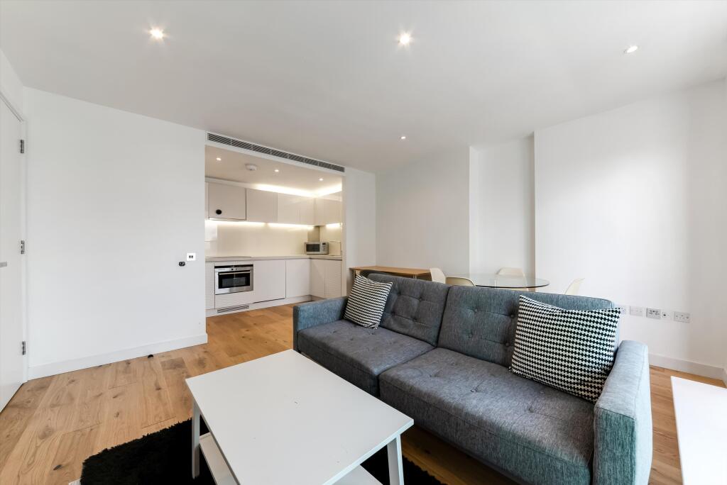 Apartment in London, St John's Estate, Isle of Dogs - More