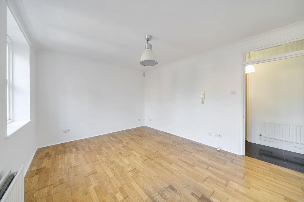 Apartment in London - View 5