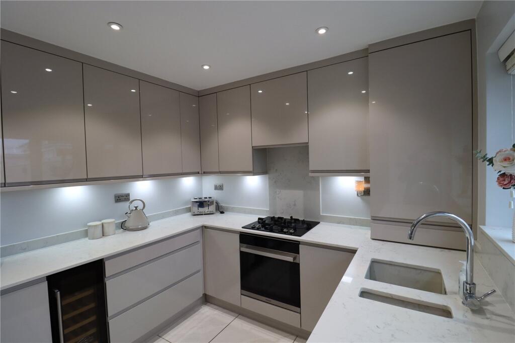 House in Sunderland, Mount Pleasant - View 2