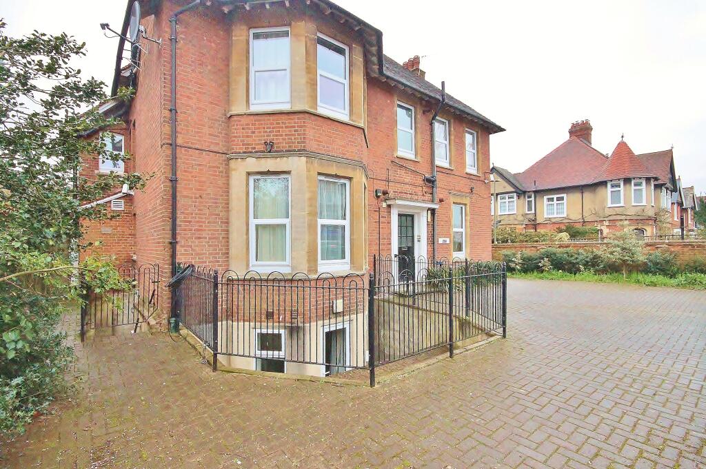 Main image of property: 288 Iffley Road, Cowley, Oxford, Oxfordshire, OX4