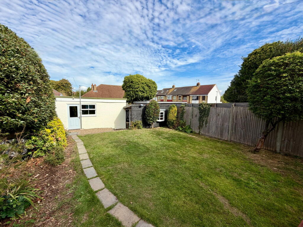 House in Gillingham, Rainham Mark - View 3