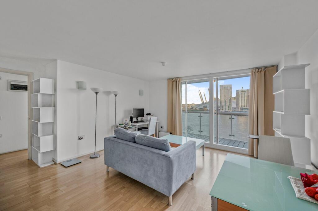 Main image of property: Aurora Building, 
164 Blackwall Way, E14