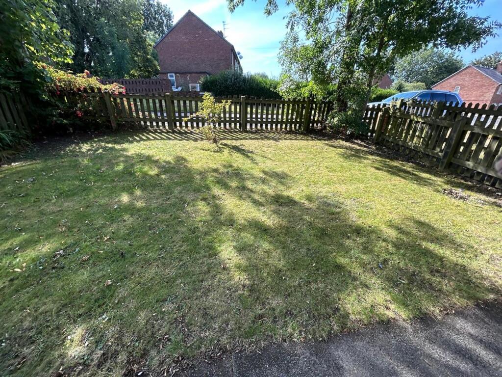 Ash Tree Drive, Dukinfield photo 4