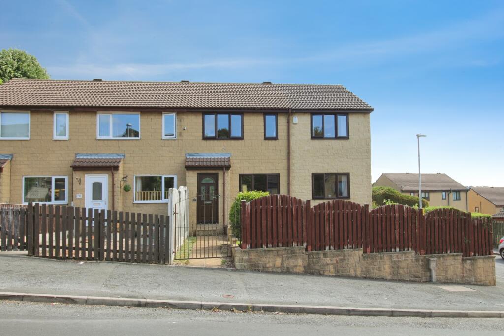 3-bed terraced on Chatsworth Terrace, Dewsbury, WF12, £250,000