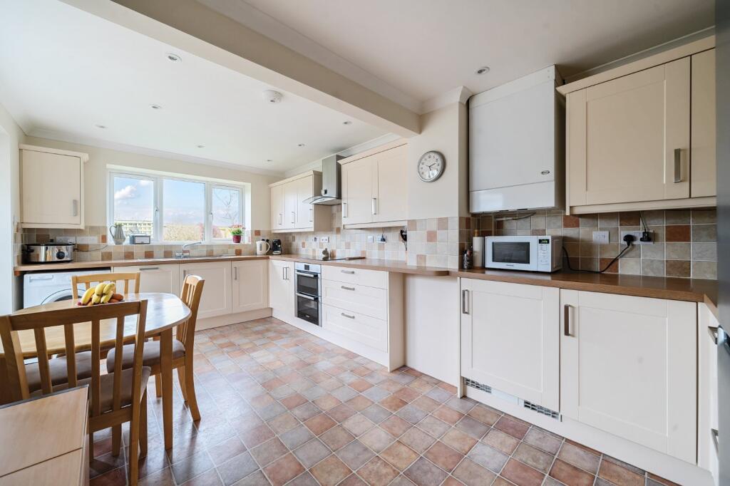 Coat, Martock, TA12 photo 4