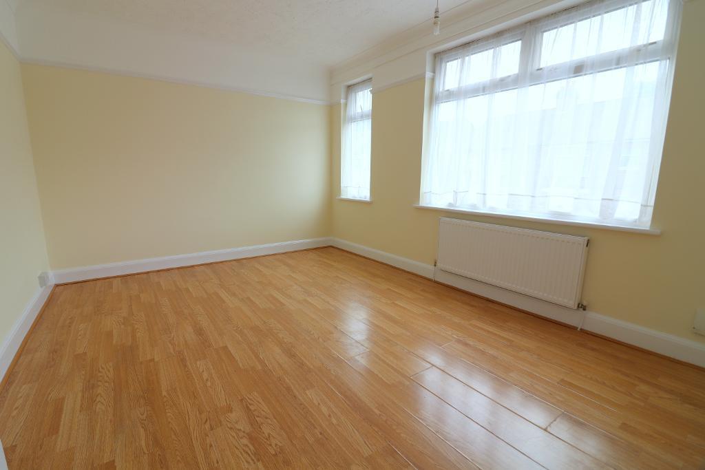 House in Luton - View 5