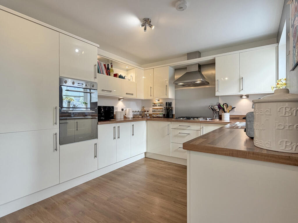 Birch Avenue, Elgin - More