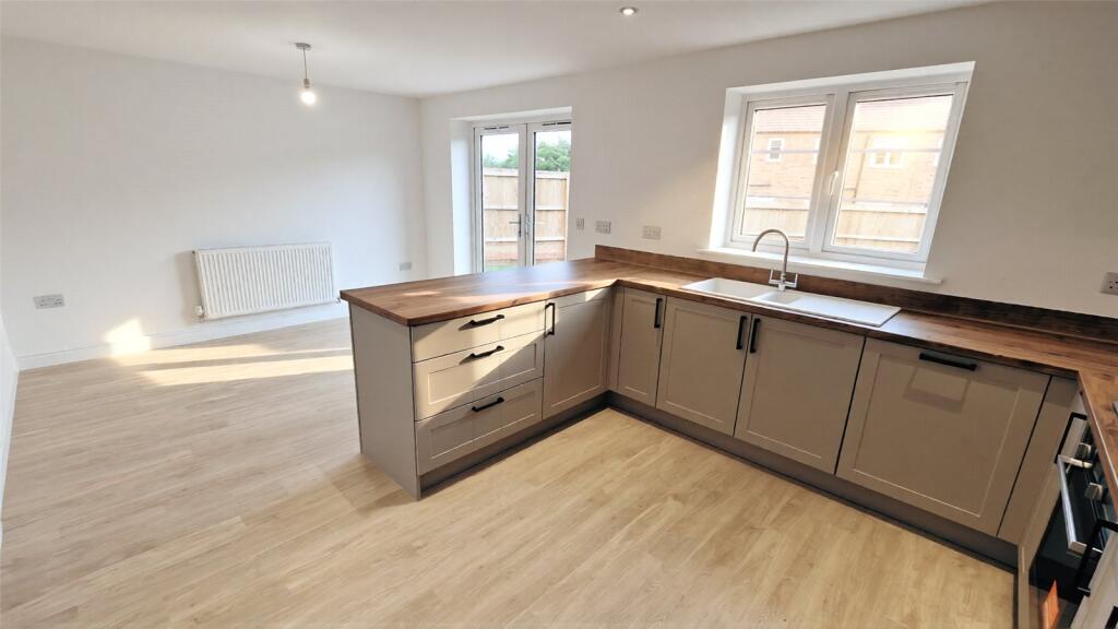 House in Nottingham - View 5