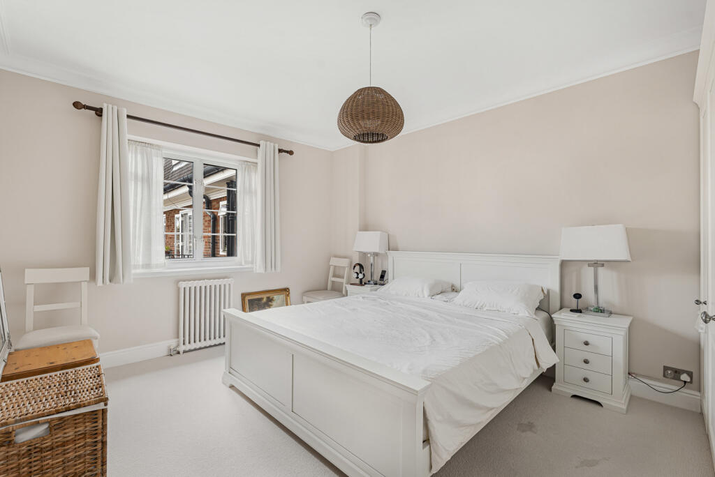 Apartment in London, Grove Park - View 4