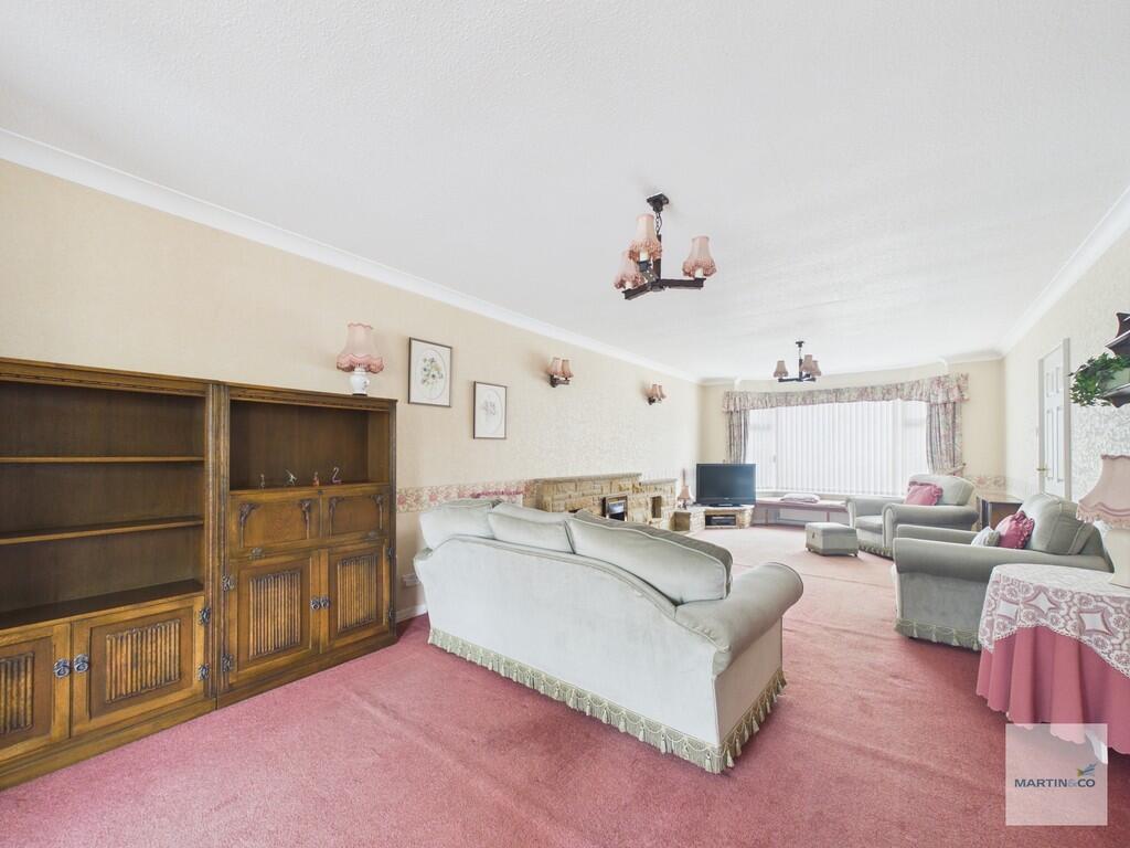 House in Nottingham, Bramcote - View 4
