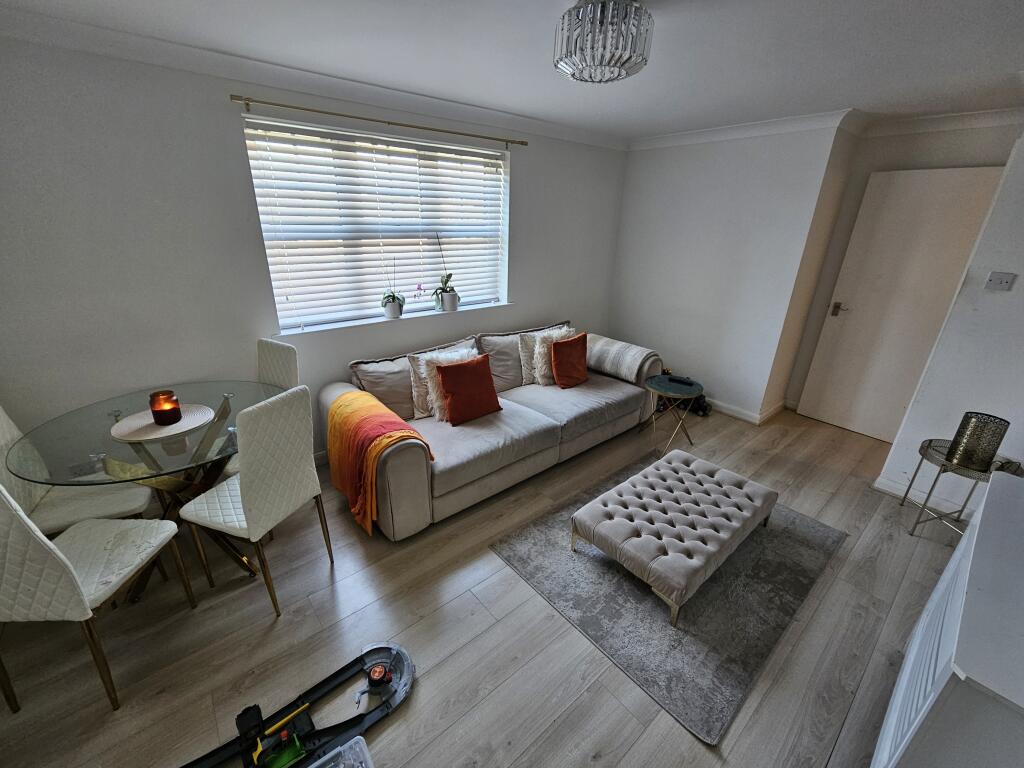 Main image of property: Earls Meade, LUTON