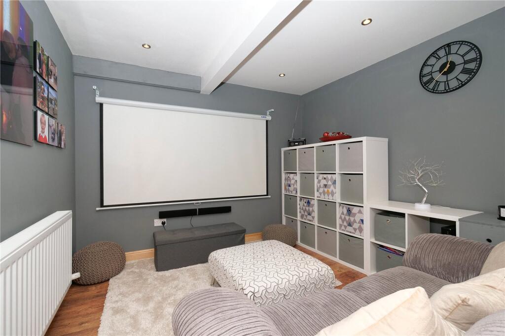 House in Bradford, Baildon - View 4