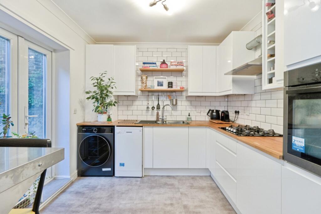 House in London - View 3