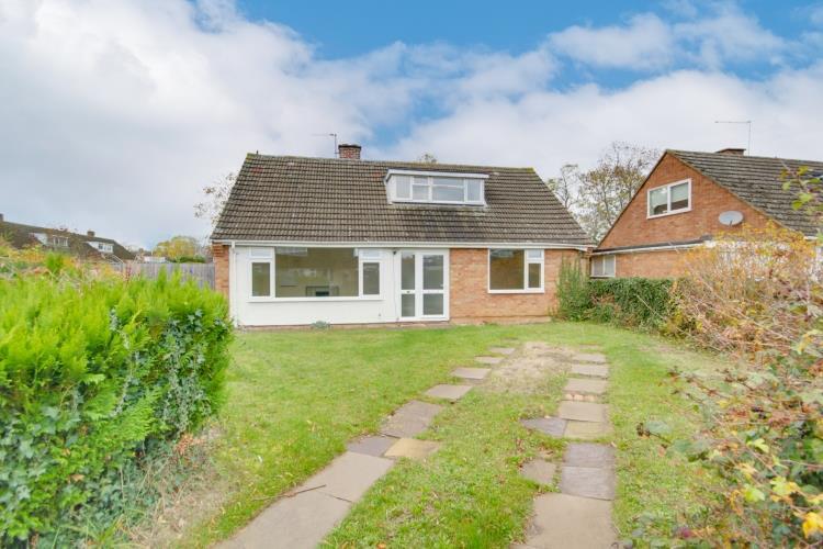 4-bed house on Oak Tree Close,  St. Ives, £350,000