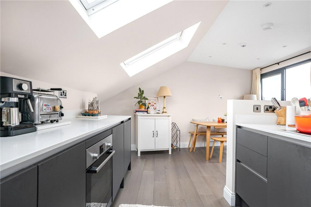 Apartment in London, Ferme Park, Hornsey - View 3