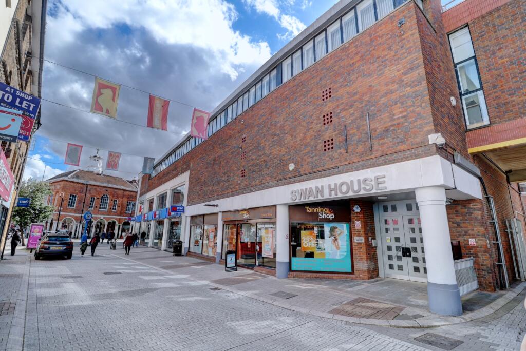 Main image of property: White Hart Street, High Wycombe, Buckinghamshire, HP11