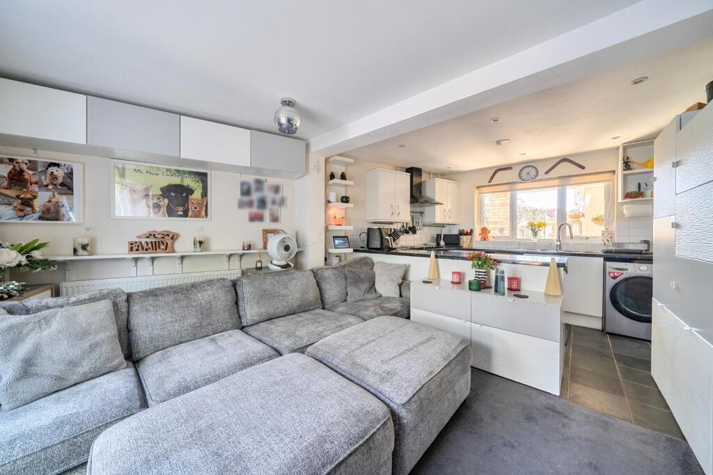 House in Slough - View 4