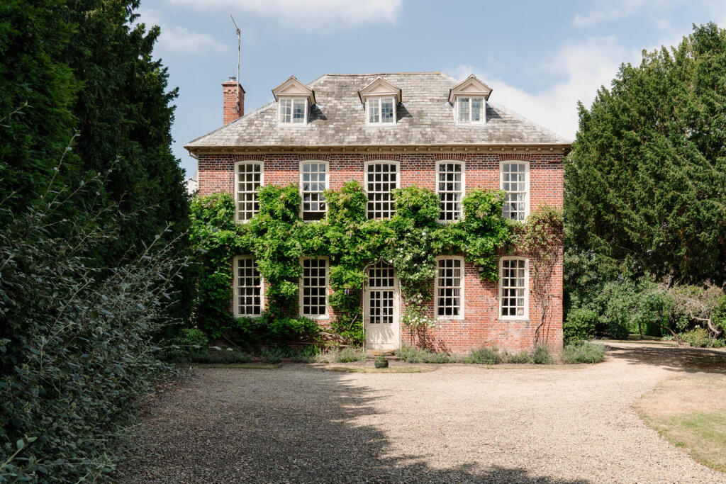 Main image of property: Evesham, Worcestershire