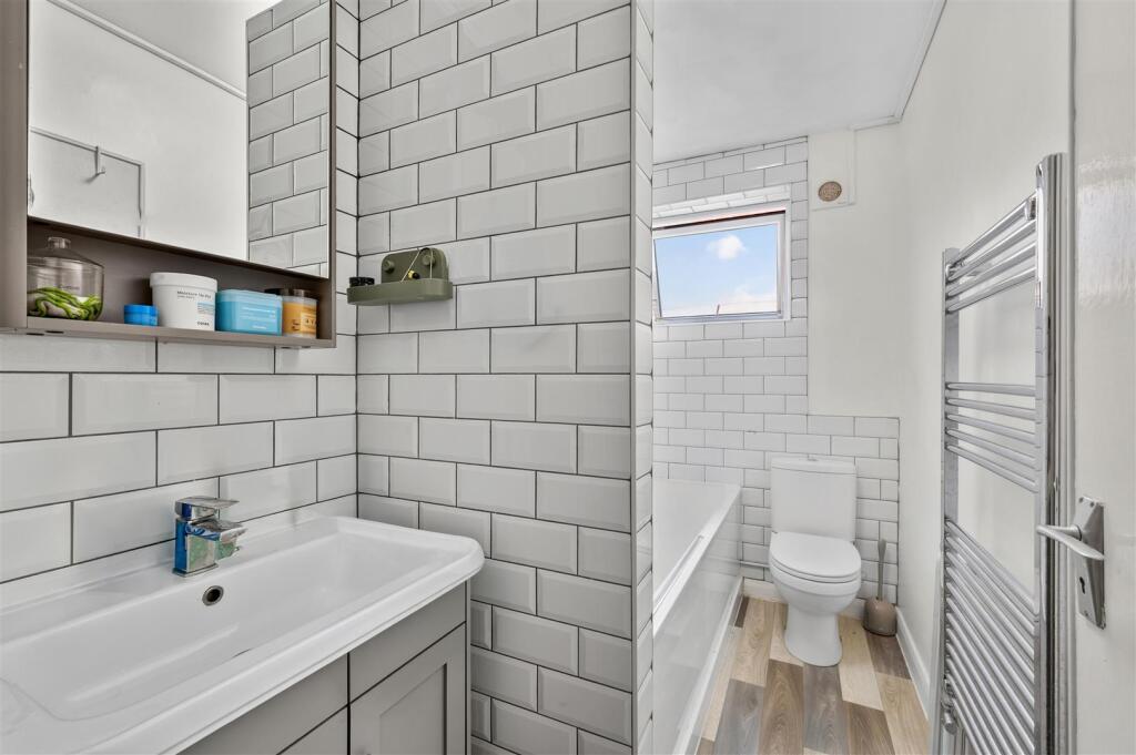 Apartment in London - View 5