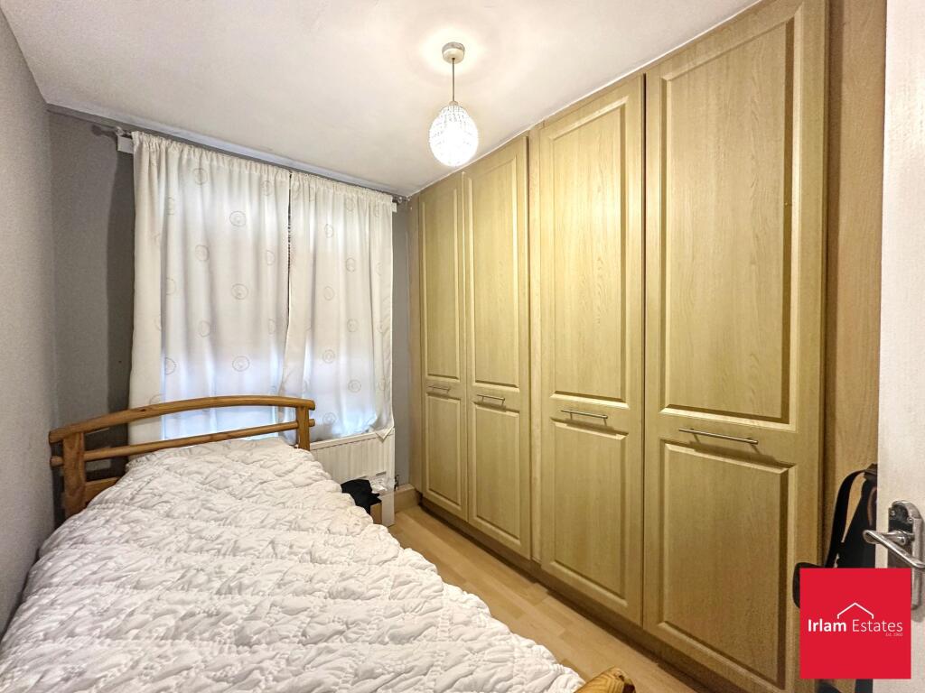 Moss Meadow Road, Carrington House, M6 - Mehr