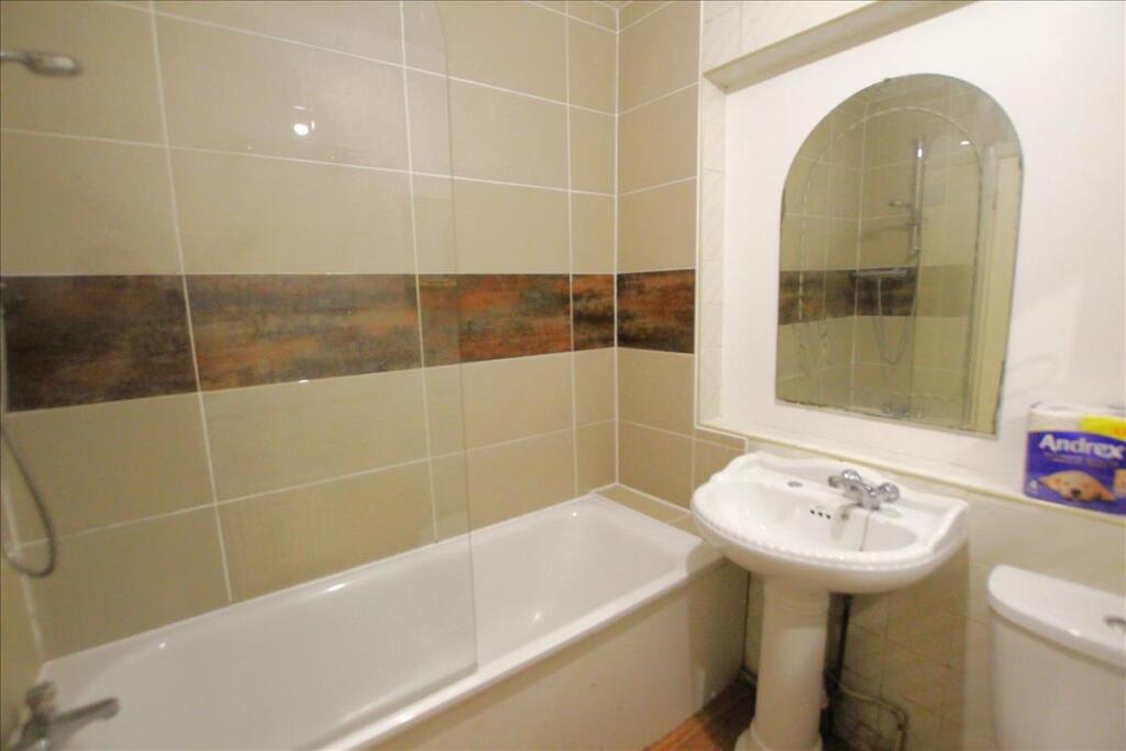 House in London - View 3