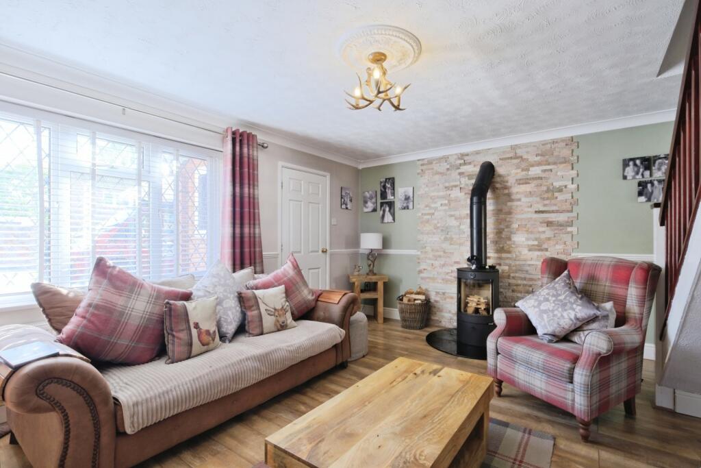 House in Southampton - More