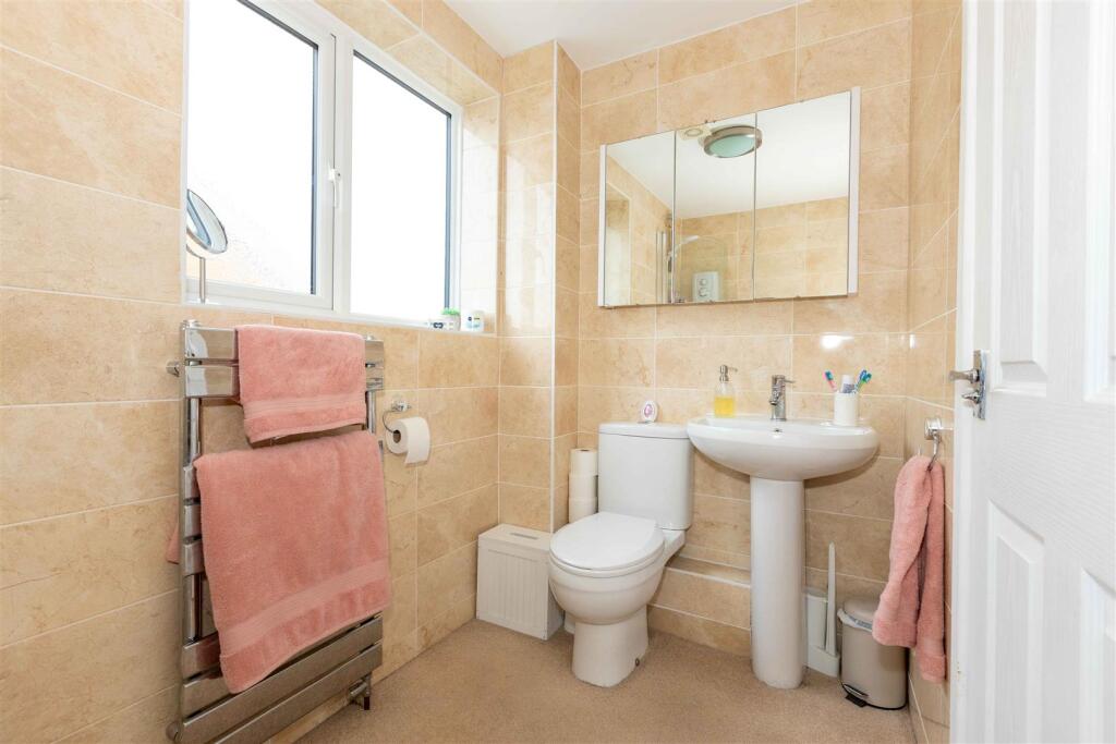 Tyne Close, Worthing photo 4