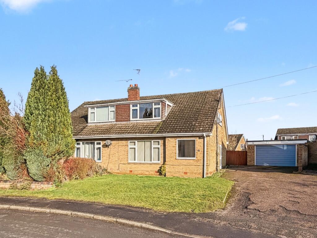 Main image of property: 4 Southfields Drive, Crick, NN6 7TQ