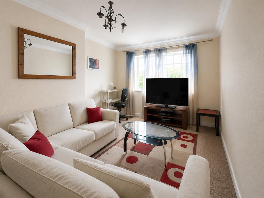 Main image of property: Streatham High Road