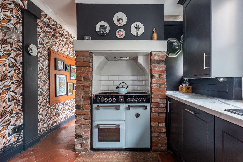 Over 1,730 sq. ft. of Elegant Victorian Living on Sought-After Goodwins Road photo 3