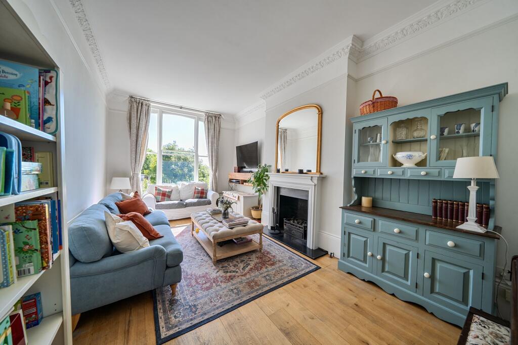 Apartment in London - View 5