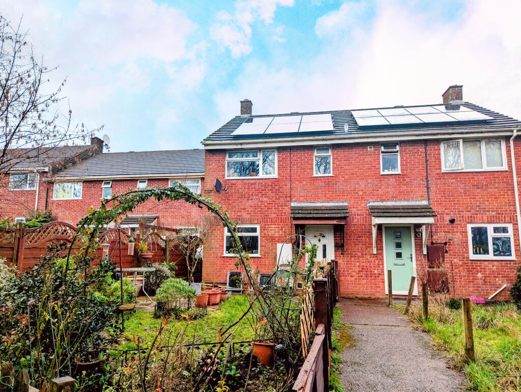 3-bed semi-detached on Mile Gardens, Exeter, EX4, £250,000