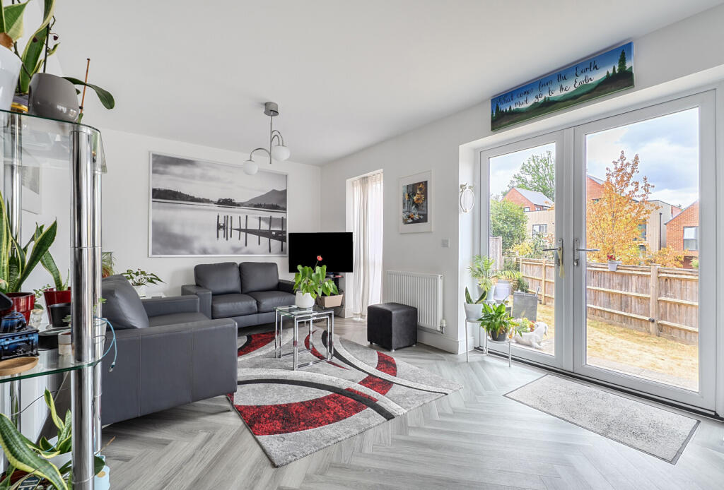 House in Reigate and Banstead, Earlswood - View 4