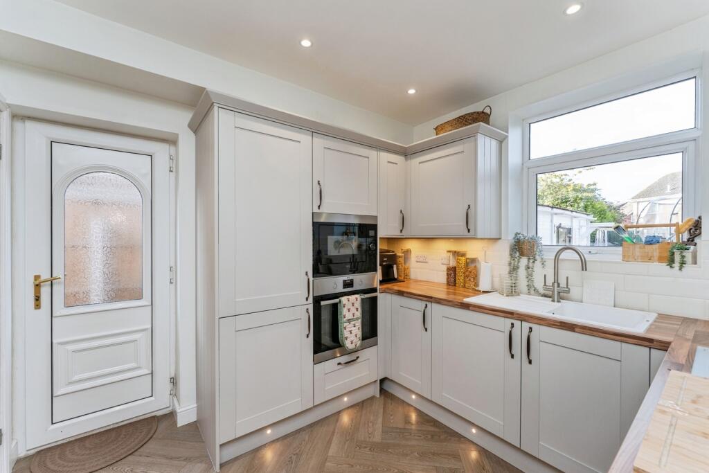 House in Chester, Ellesmere Port - View 3