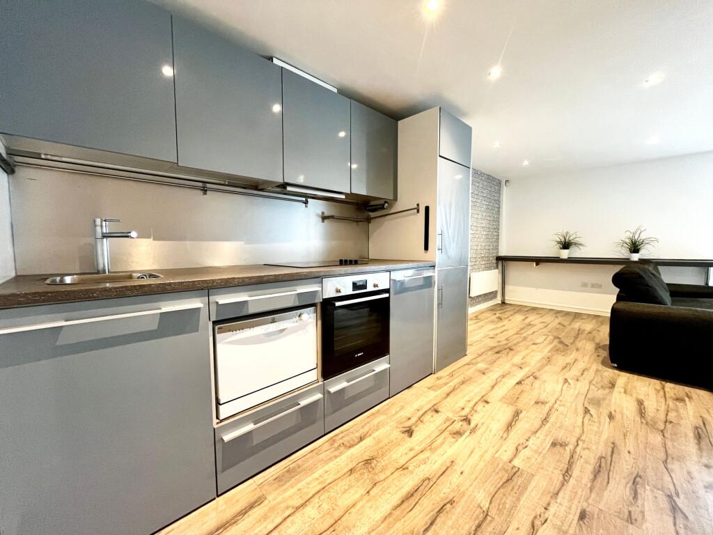Apartment in Bristol - More