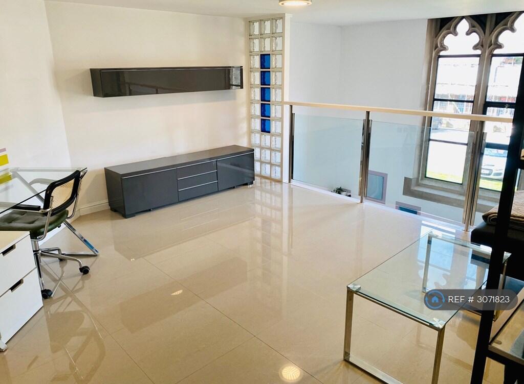 Apartment in Manchester, Hulme - View 4