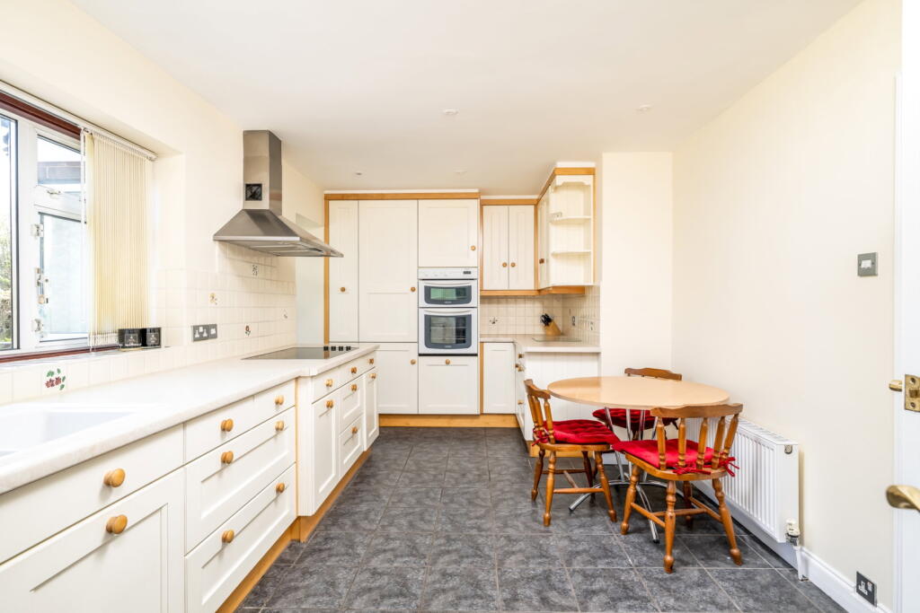 Bedmond Road, Hemel Hempstead, HP3 8LL - View 4