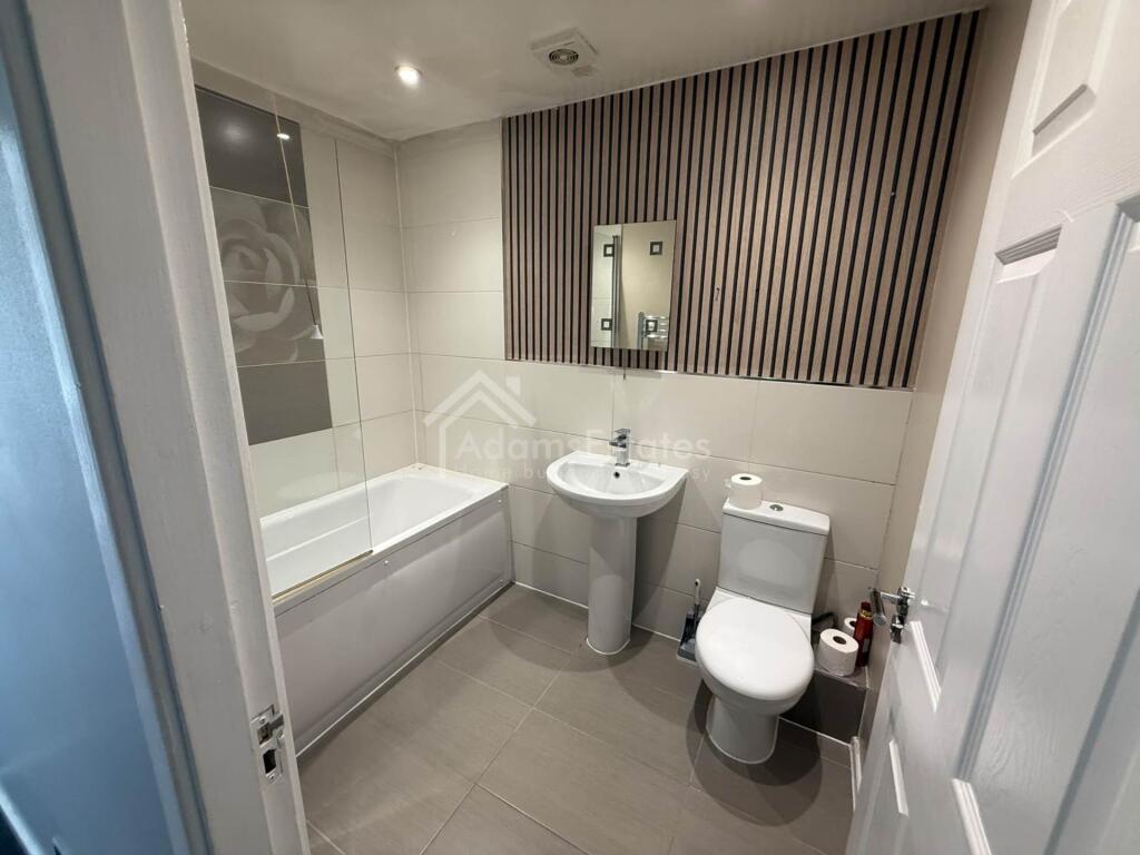 House in Kirklees, West Yorkshire - More