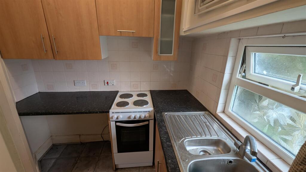 Additional image 5 of Woodville Grove, Cross Roads, Keighley